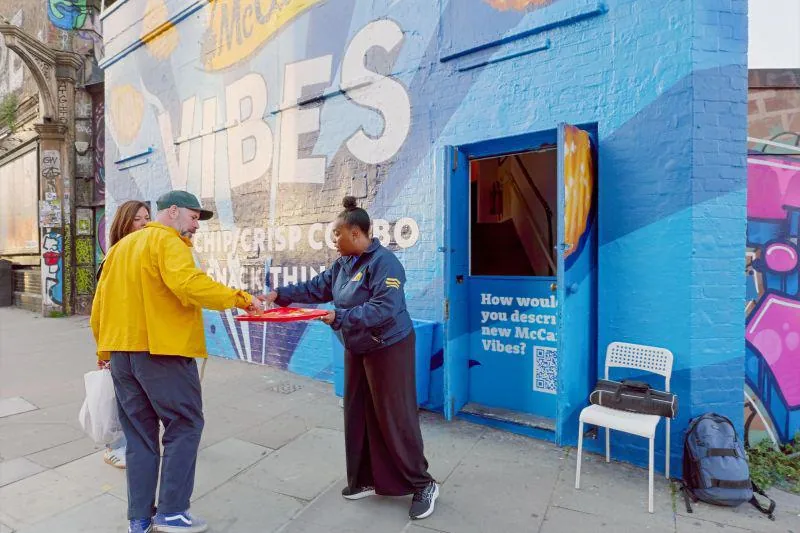 McCain “Vibes” Takes Shoreditch by Storm with 3D CrispChip Mural